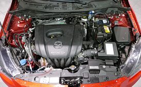 Mazda 2 z rocznika 2015 (5/8)