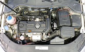 Volkswagen Passat z rocznika 2011 (5/8)